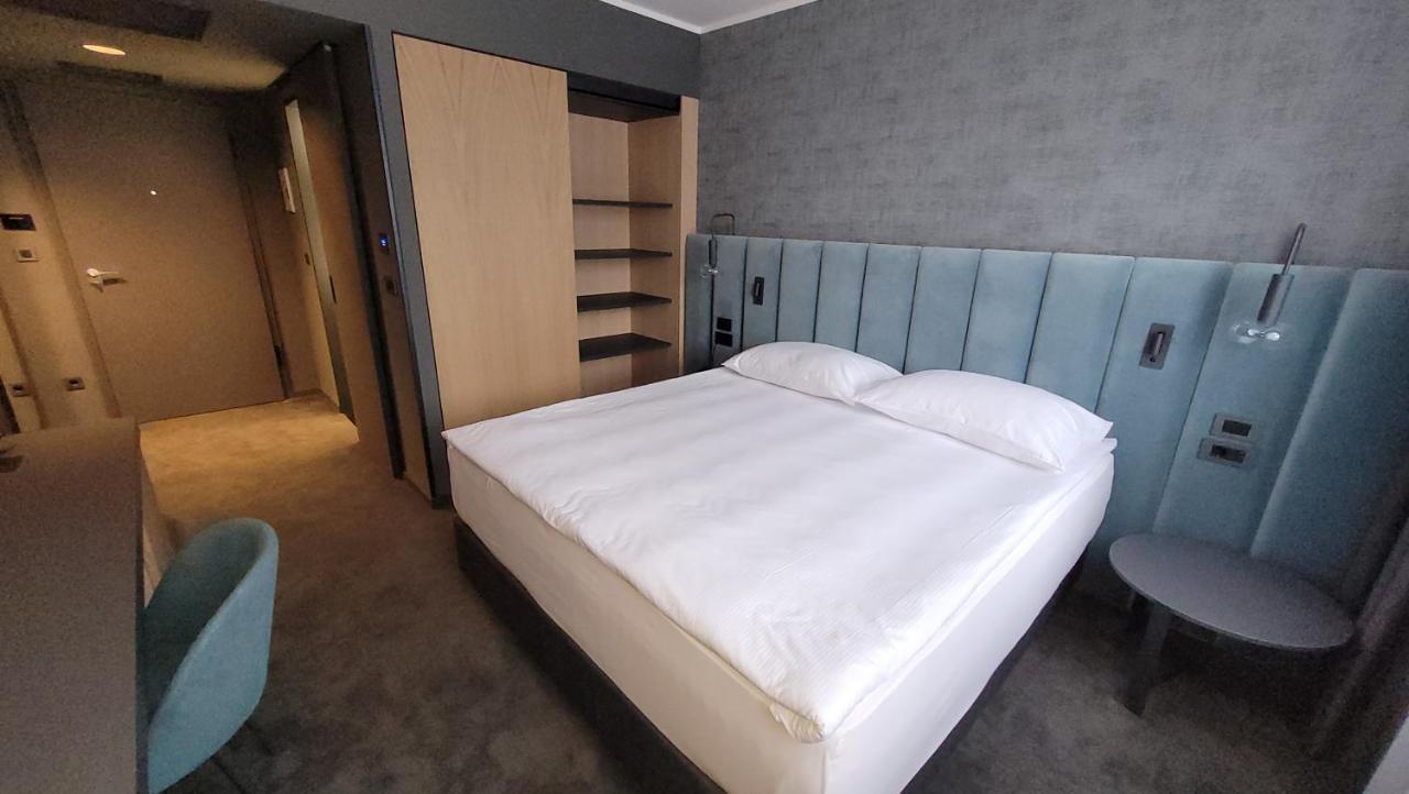 Elegans Hotel Brdo คราน ภายนอก รูปภาพ