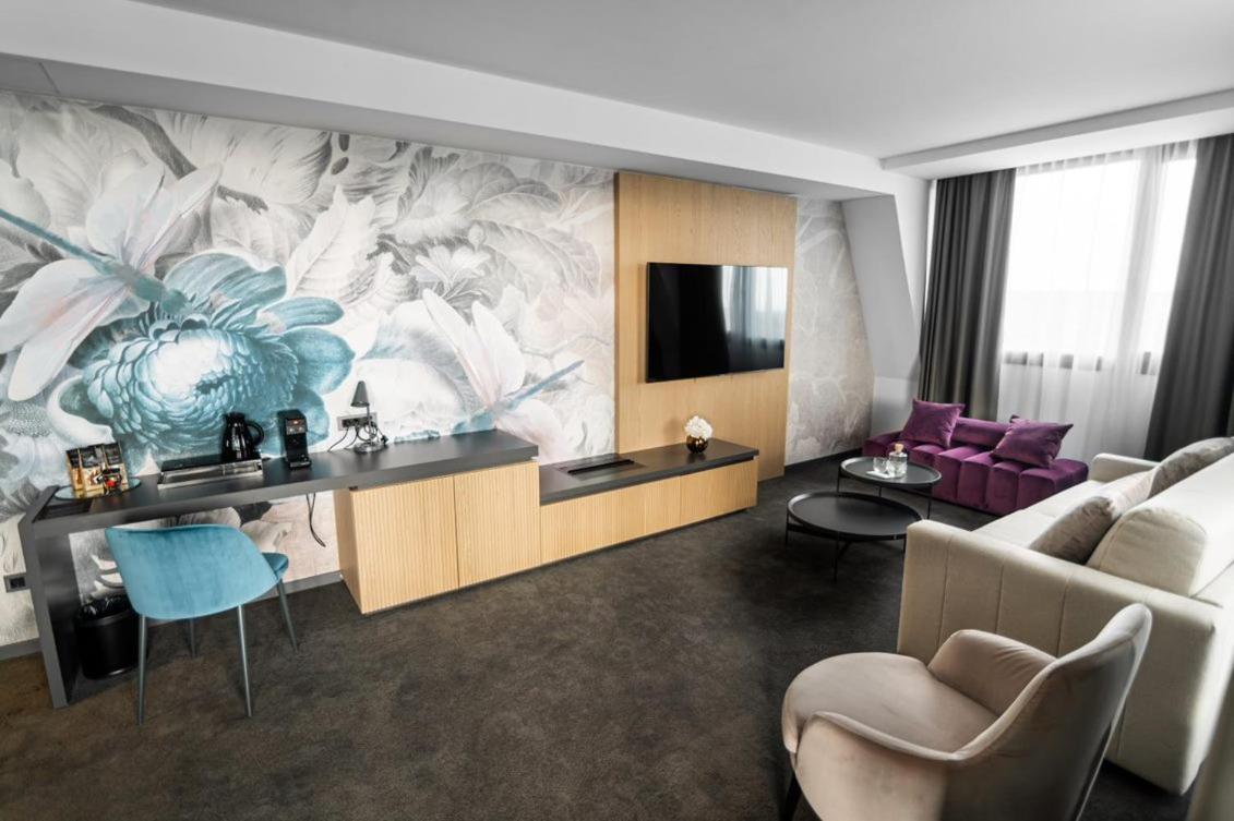 Elegans Hotel Brdo คราน ภายนอก รูปภาพ