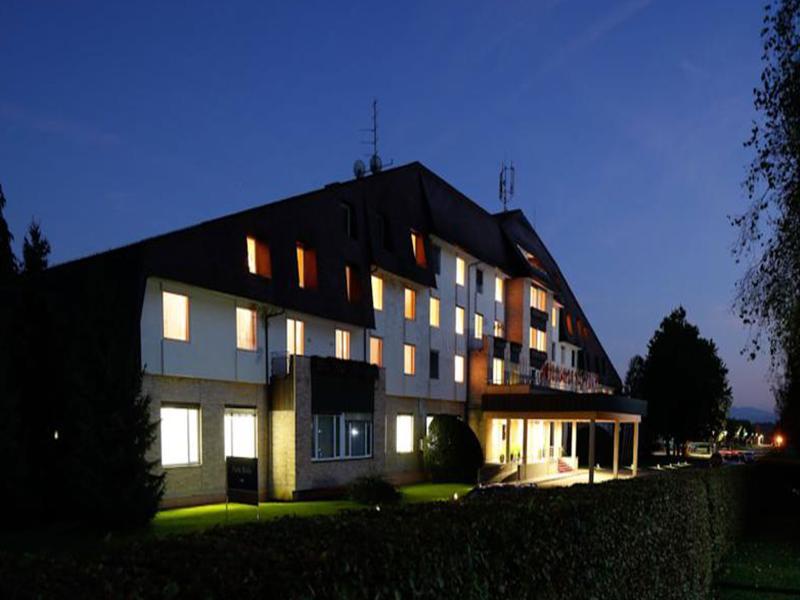 Elegans Hotel Brdo คราน ภายนอก รูปภาพ